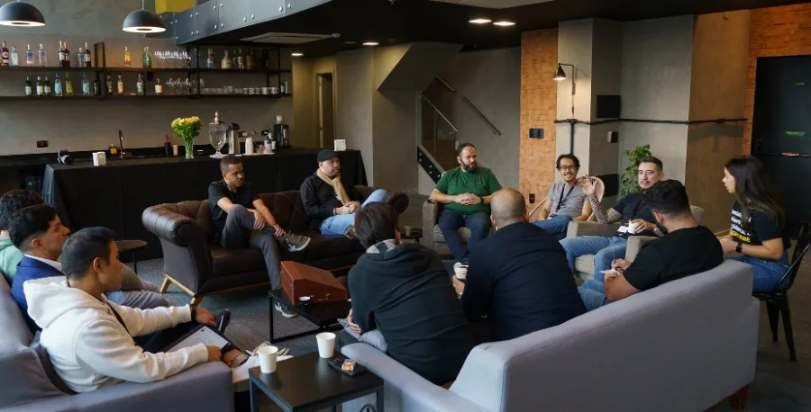 Membros da rede em roda de conversa